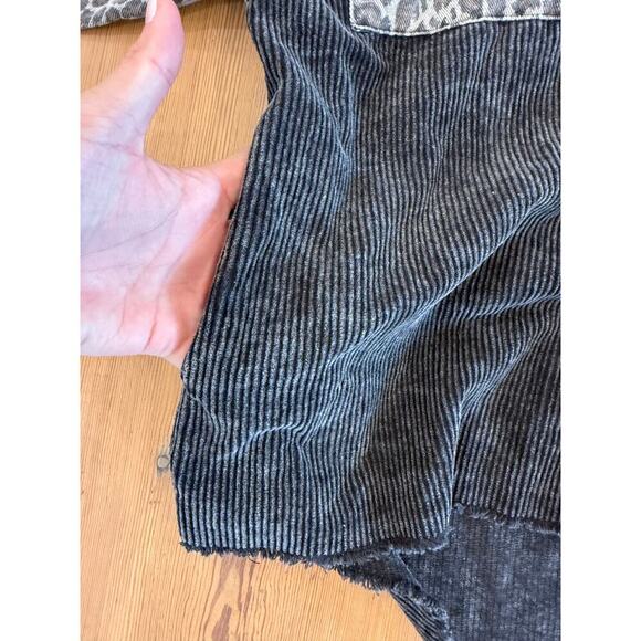 Oli & Hali‎ Hooded Button Up Corduroy Jacket Women's Medium Leopard Print Black - Picture 4 of 7